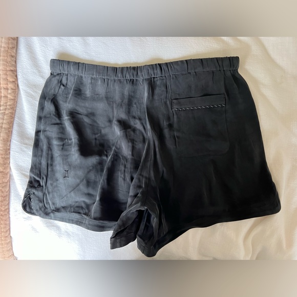 KIT AND ACE SHORTS - Picture 4 of 5